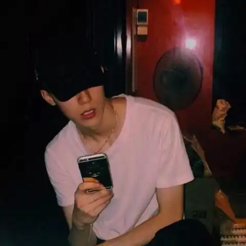 阳刚霸气的yy男主播名字开启疯狂尖叫模式