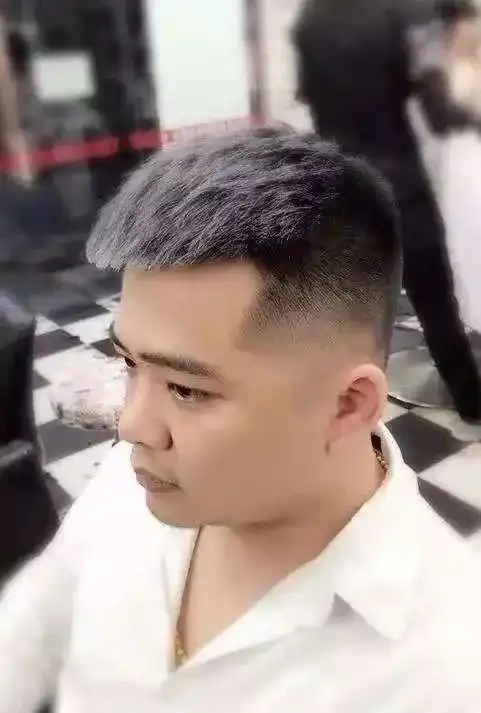 谁说男生发型不打理就难看,这10款发型都不用打理,每一款都帅气