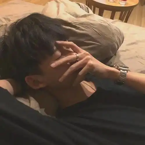 头像恭喜在座的各位又老了一岁嗷