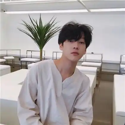 能让女生有好感的头像,长的帅帅的男生谁都有好感吧