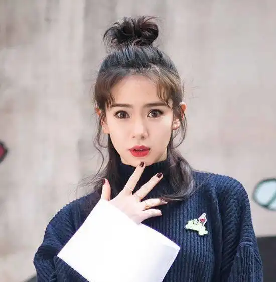 戚薇的七彩美甲再好看我也不建议你做,伤手伤身,安全美甲还得靠这4招