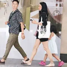 吴彦祖6岁女儿遗传父母强大基因,网友喊话再生一个