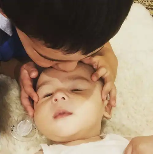 3岁小男孩问妈妈的一句话,看哭无数人......