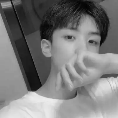 帅气男生黑白头像,长的帅了不用美颜一样好看