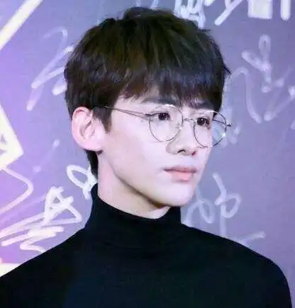 蔡徐坤戴眼镜新进斯文败类行列哪个坏男孩你最想要