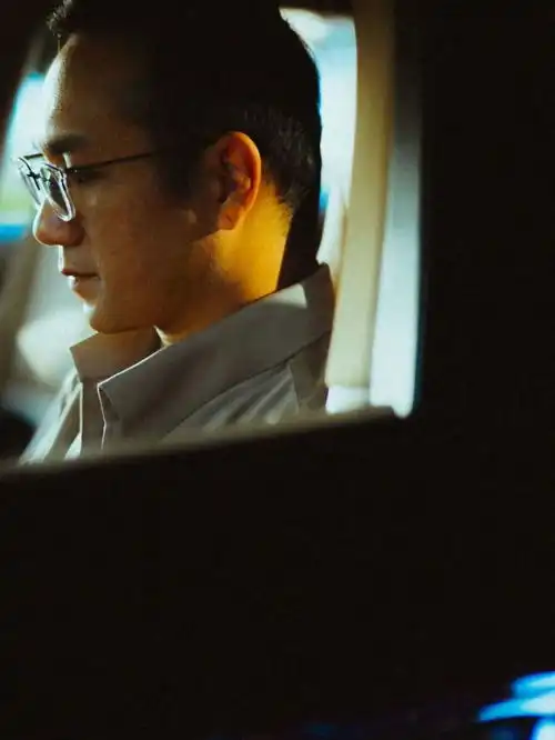 出道20年的黄觉,又刷新了我的认知