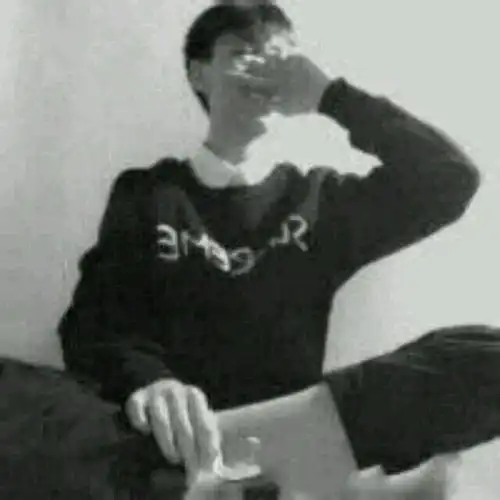 求这张男头的情侣头像