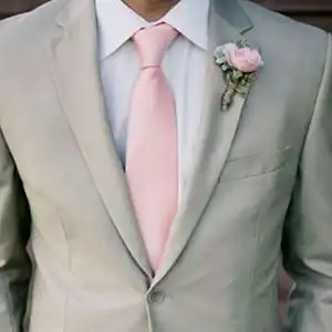 婚礼上粉色领带与西装的搭配汉森领带