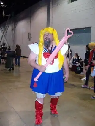 他们实在是很懂得抓住萌点制服大叔和永远的髭少女