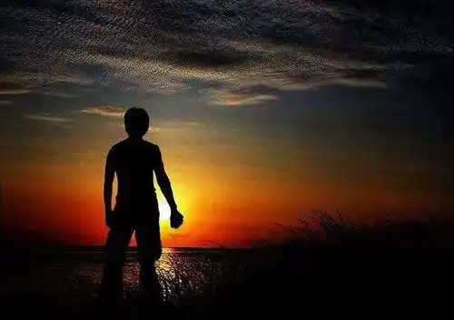 大头娃,他不再找我讨一根烟抽