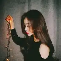 充满阳光的小清新女生头像闭上眼你还爱谁