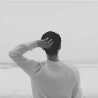 红色或白色背景侧脸文艺男头比如