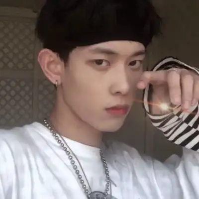 苏瓷成熟个性男头高冷成熟酷男生头像我要个性网