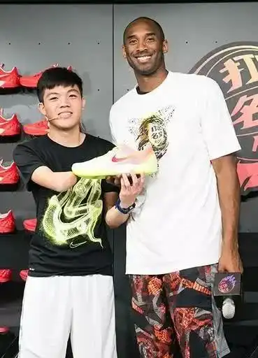 刷屏篮球圈14岁独臂少年运球超燃,你还有什么理由不努力