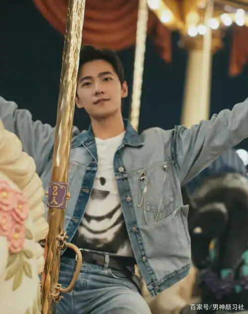 想不到一部有关王者农药的剧,居然能让杨洋因为穿搭二次破圈