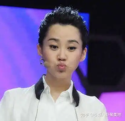 郑爽近30岁还是个小女孩,崩溃哭闹式挣钱大法,普通人切勿仿效