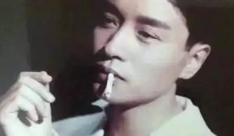 抽烟帅的只有张国荣,没有之一,网友是别人学不来的帅