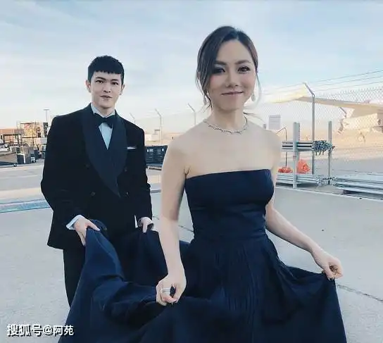又2g网了邓紫棋男友否认结婚,现男友是闺蜜前任
