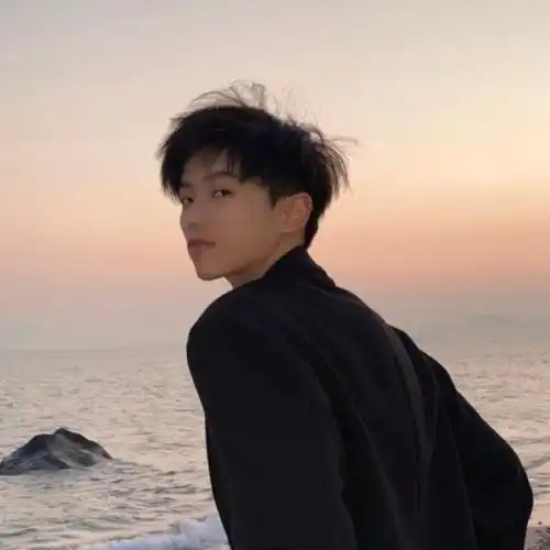 简单简约帅哥男生生活照