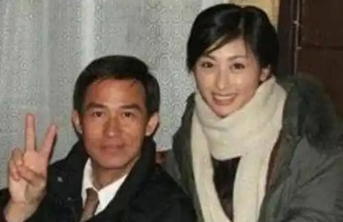 58岁李子雄再添男丁,36岁妻子法提麦雅琦前夫竟是张铁林,惊了