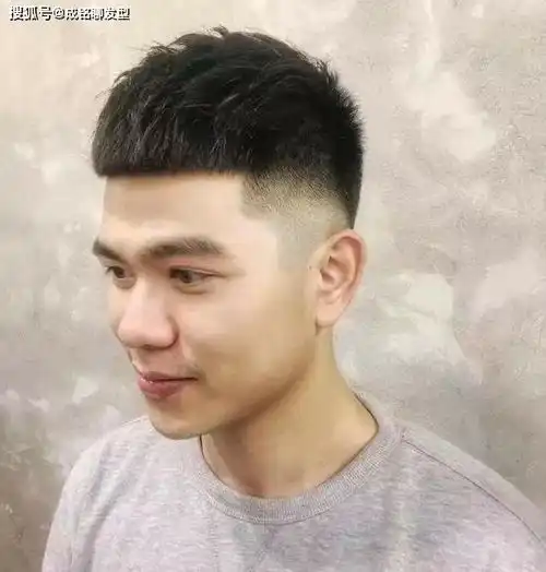 啥理发师都喜欢理两边剪短的发型有三个优点,建议了解下