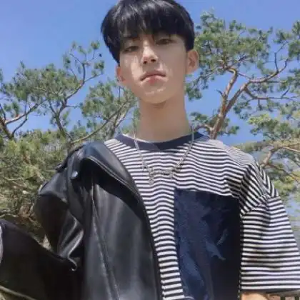 男生真人微信头像,不怕这世间的孤独的男生