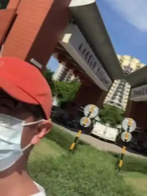 普通男特效拍摄图片轮播