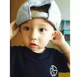 这个非常萌的小男孩叫什么名字