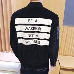 男人尽量不要牛仔裤配西装,学学下面男人这样穿,一个比一个帅