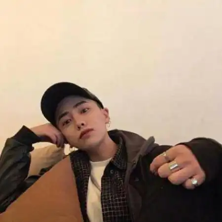 帅气酷炫男生头像,享受我单薄的青春