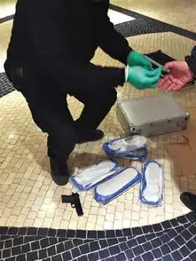 男子王府井抢11块名表2公里外被抓