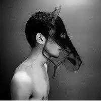 干净清爽的帅气男生qq头像爱情塞了多少幸福还是有空隙