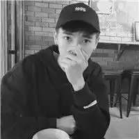 男人戴帽子更是帅上加帅了黑白男生头像高冷气质