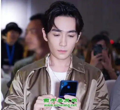 2019年男生短发发型图片今年最流行男生短发欣赏
