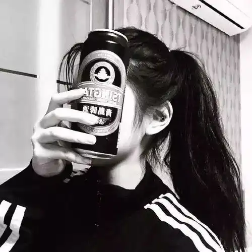 黑白男女头像最好的缘分,是不早不晚就是你