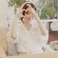 清纯美丽的女孩头像似水清纯却比火热情