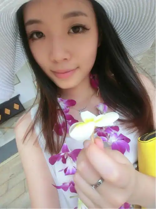 一男带二女游三亚,为何闺蜜比我还高兴啊老公是我的,不是你的