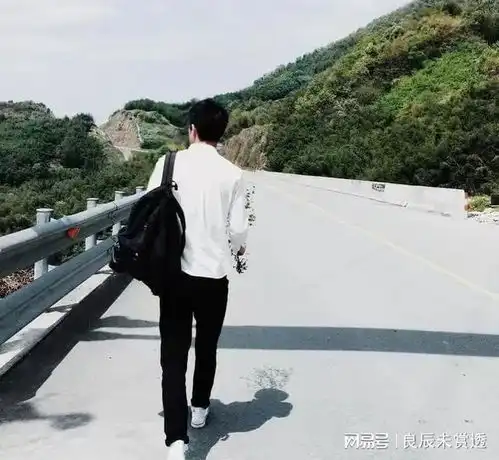 他是一个养子,却活出了自我,得到了最大的宠爱