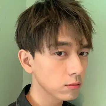 有一种敬业叫李现,看到他的微博头像后,网友难怪你能火