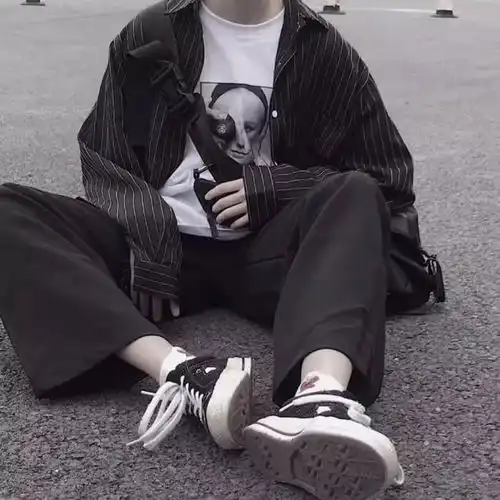 男生头像朋友说但凡他有一点喜欢你我都不会这么劝你