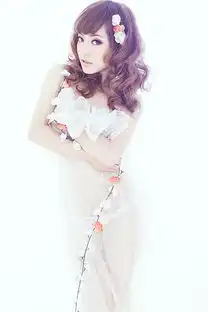 指缝间的阳光温暖,美好,却是我永远抓不住