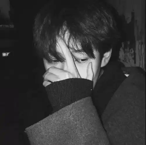 头像后来熬夜成瘾也习惯了没人关心