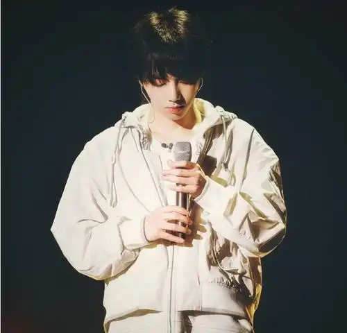 男生头像丨华晨宇头像壁纸