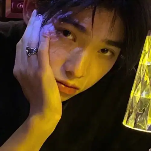 氛围感帅哥头像头像