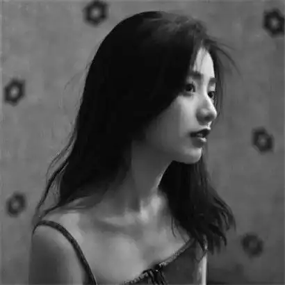 女生超拽霸气冷酷头像,看着比较酷的尤其抽烟的一张