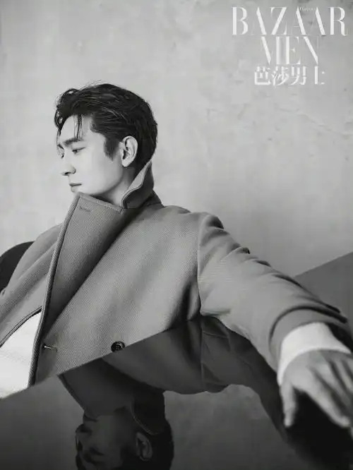 败给了林更新的颜值时尚芭莎太懂这个脸的优势了,整个就一男模