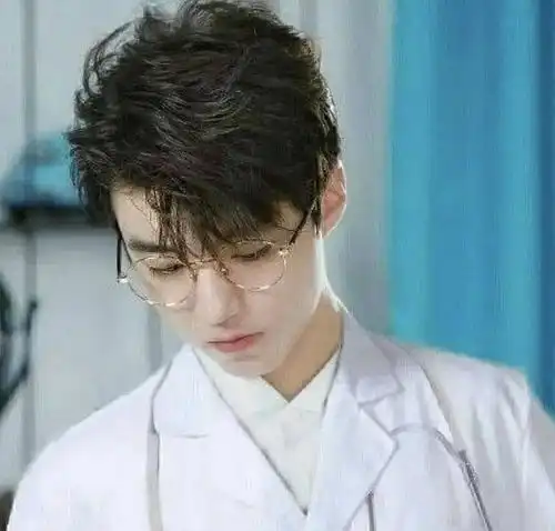 肖战气质尽显,陈晓稳重又温暖,明星版的医生阵容你pick谁