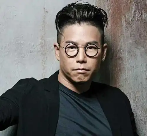 平均年龄50岁,披荆斩棘的哥哥是中年油腻大叔阵营