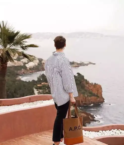 夏天怎么才能避免油腻,穿出清新感