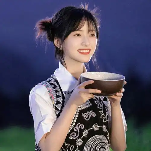 沈月最新捧花照释出,好美好有氛围感,肯定有不少人换头像